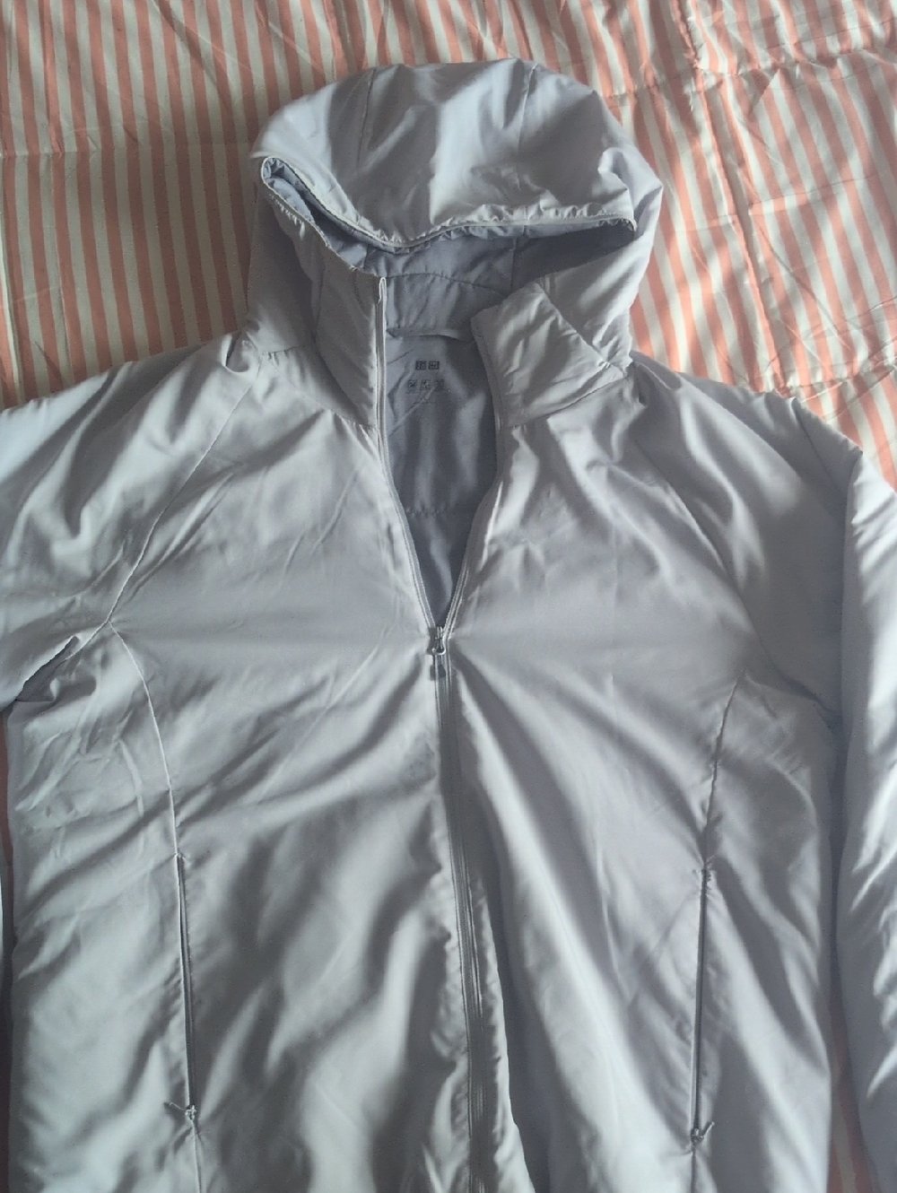 Uniqlo Light Gray Hooded Puffer Jacket
